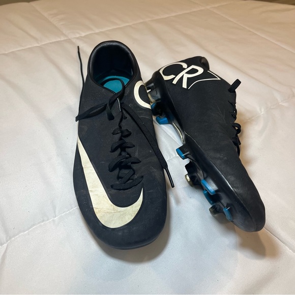 NIKE - Cristino Ronaldo - CR7 - Soccer Cleats - Women’s 7.5 - Picture 6 of 9